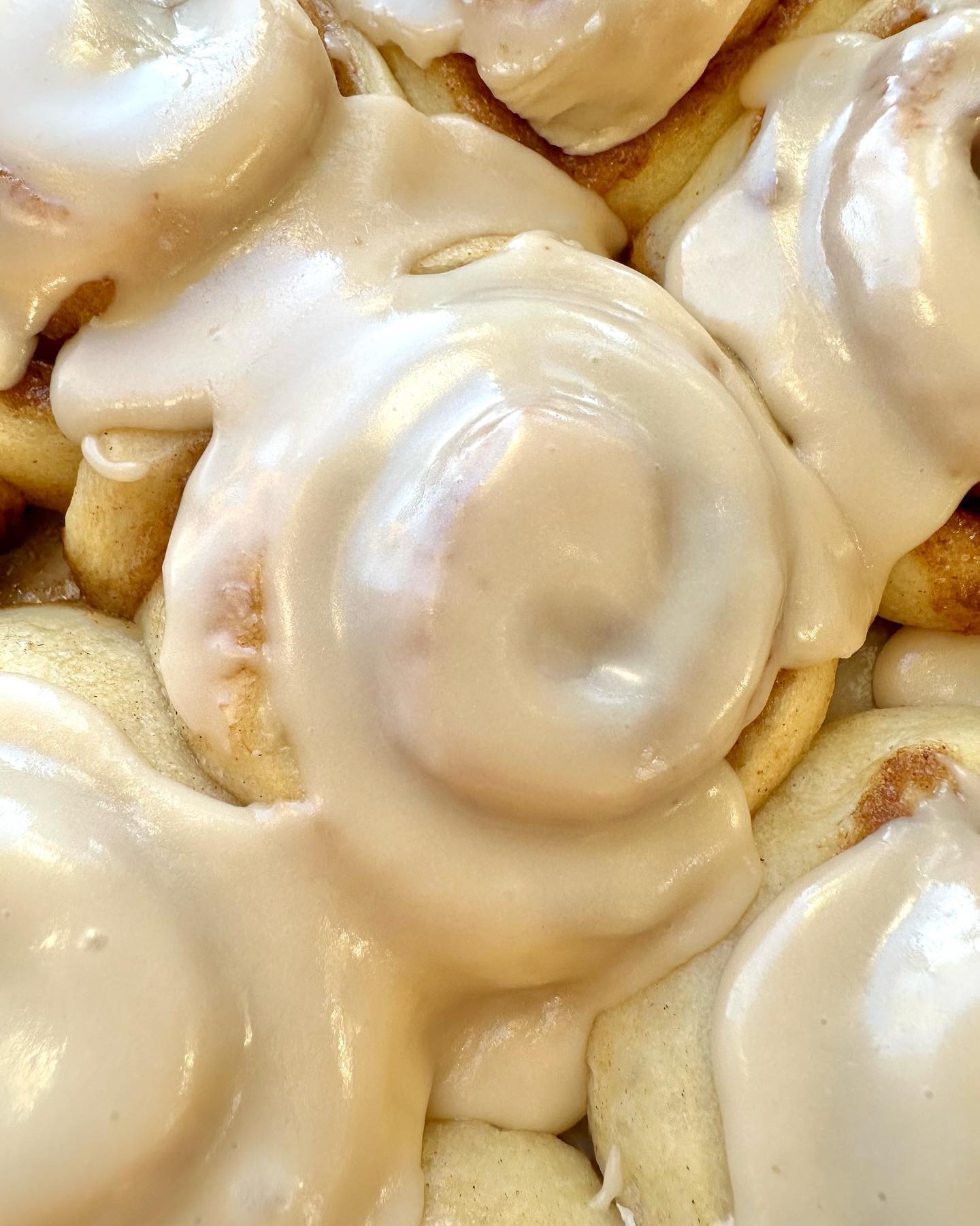 Cinnamon rolls – maple icing – 4 mini