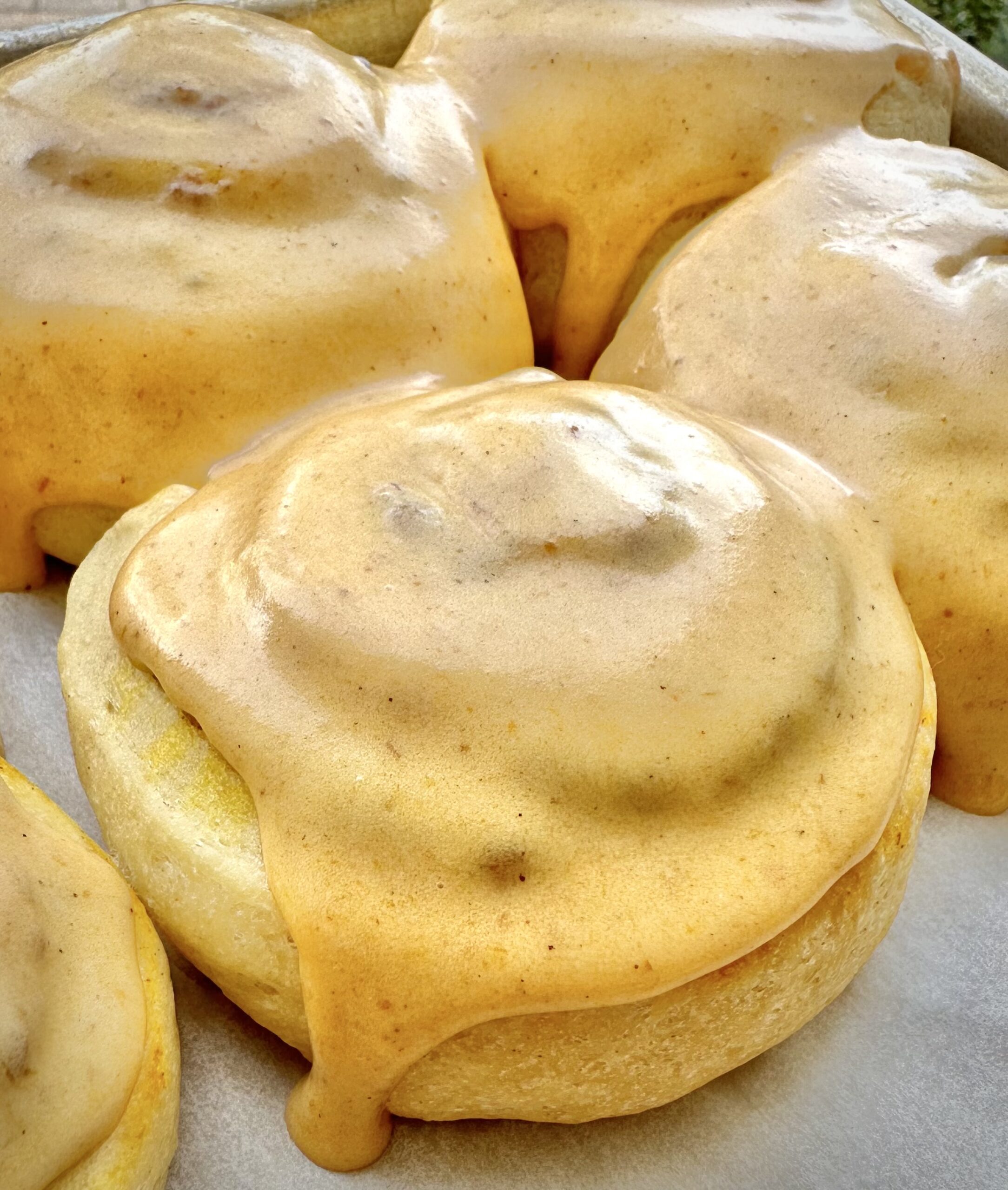 Cinnamon rolls – orange – 4 mini (Sat only)
